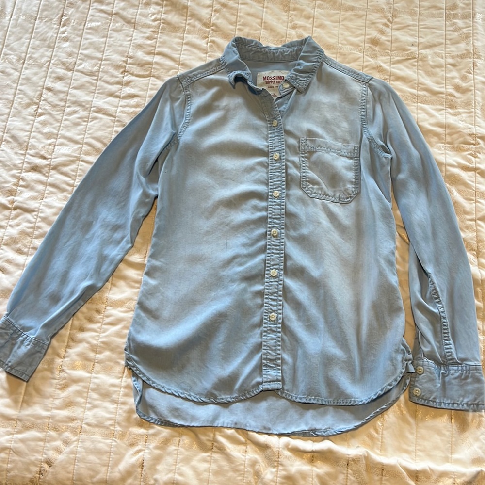 Womens Mossimo button down shirt